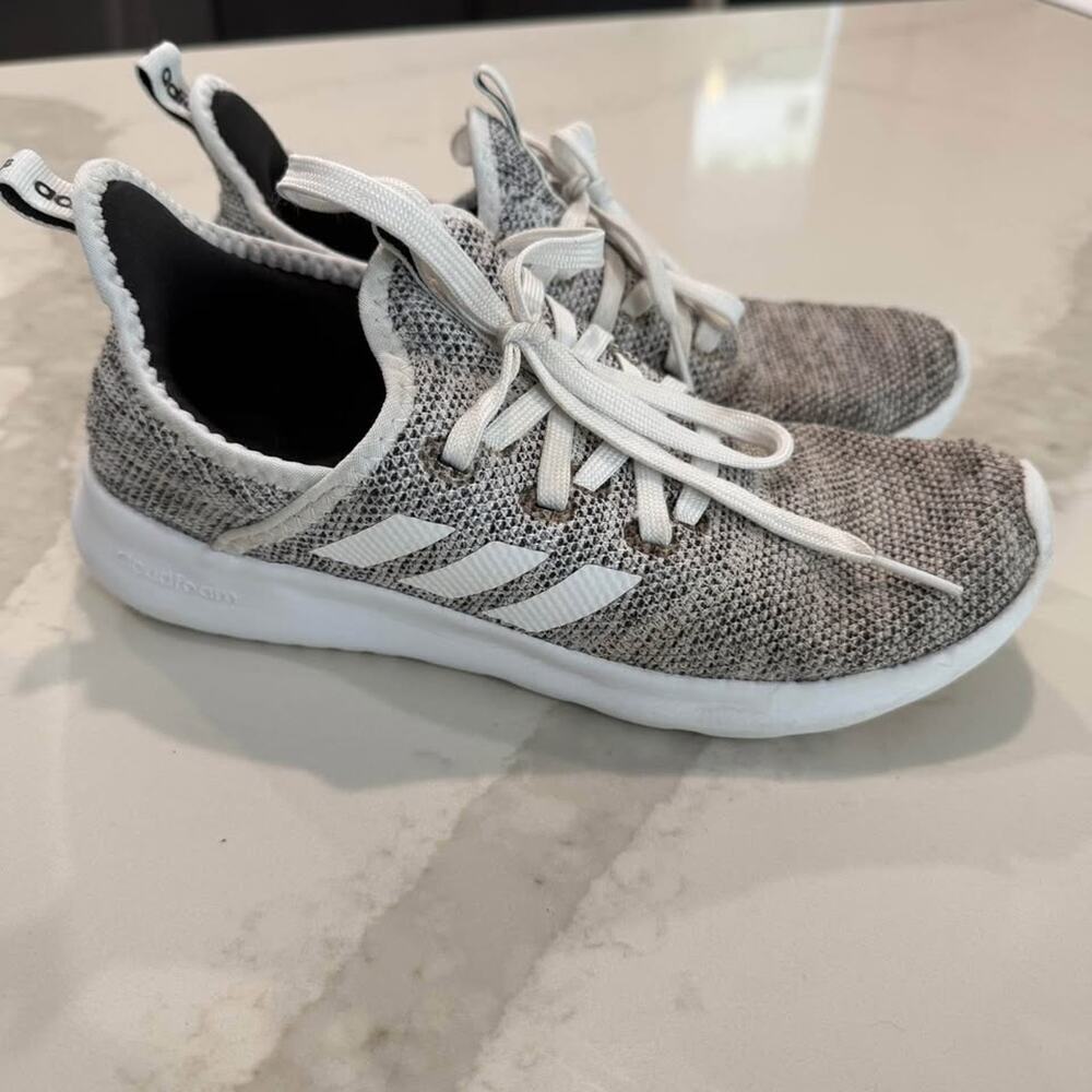 Adidas Cloudfoam Athletic Running Shoes Womens 6.5 Gray/White Lifestyle Sneakers
